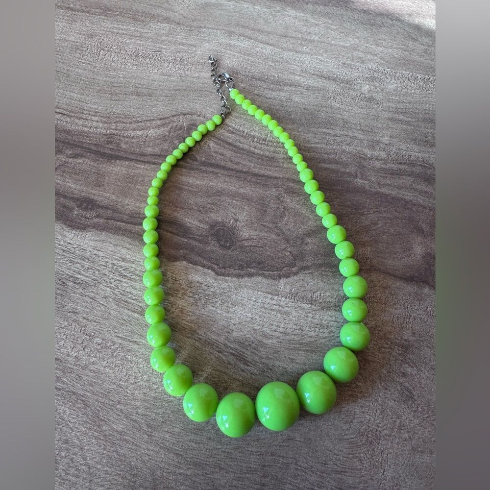 Sour Green Apple Acrylic Descending Beaded Necklace Lime Grinch Holiday Chunky